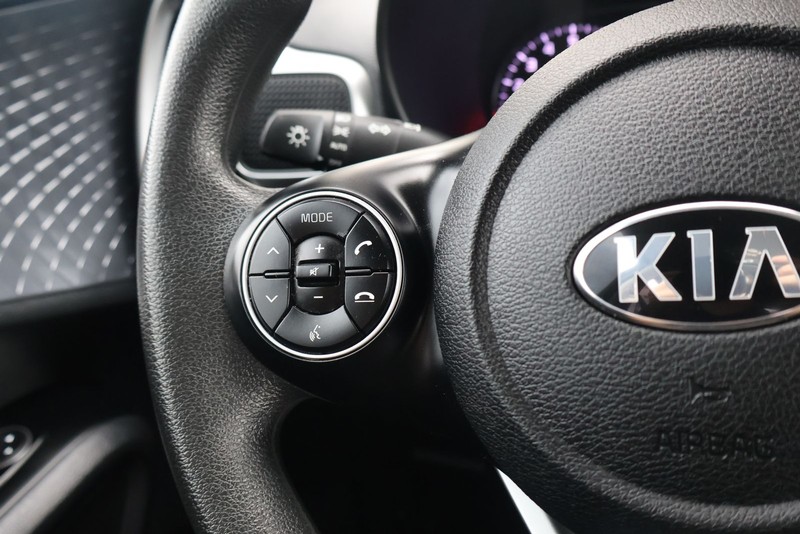 Kia Soul Vehicle Full-screen Gallery Image 24