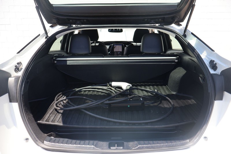 Toyota Prius Prime Vehicle Full-screen Gallery Image 08
