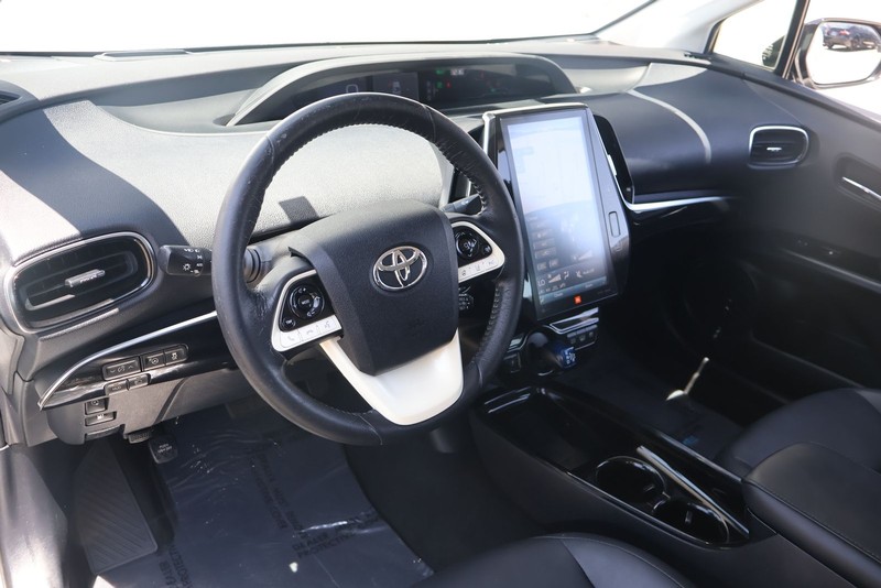 Toyota Prius Prime Vehicle Full-screen Gallery Image 15