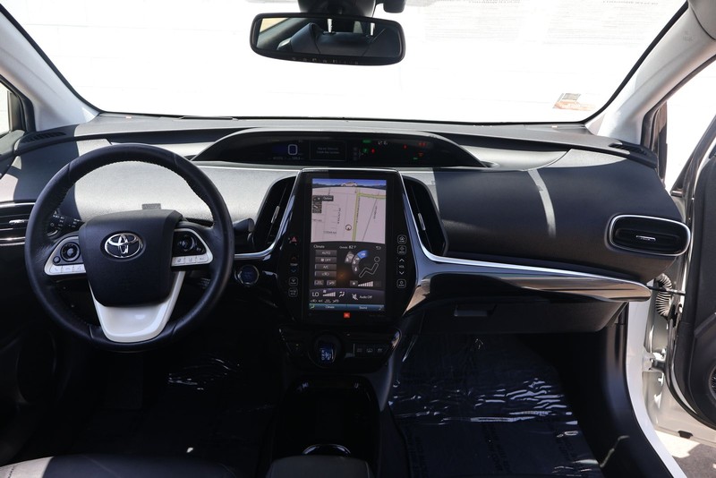 Toyota Prius Prime Vehicle Full-screen Gallery Image 21