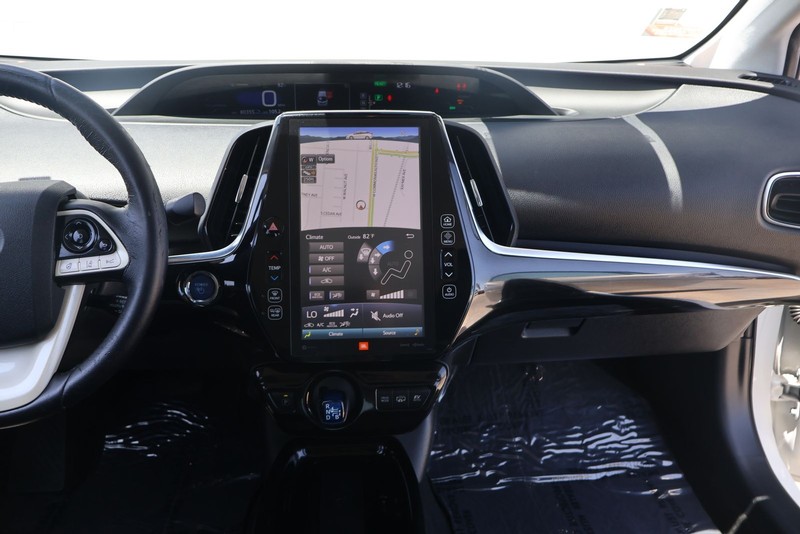 Toyota Prius Prime Vehicle Full-screen Gallery Image 26