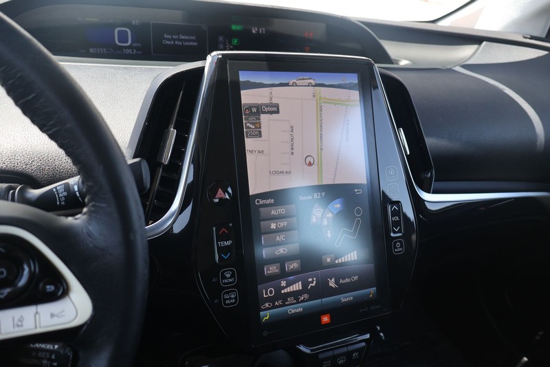 Toyota Prius Prime Vehicle Full-screen Gallery Image 27