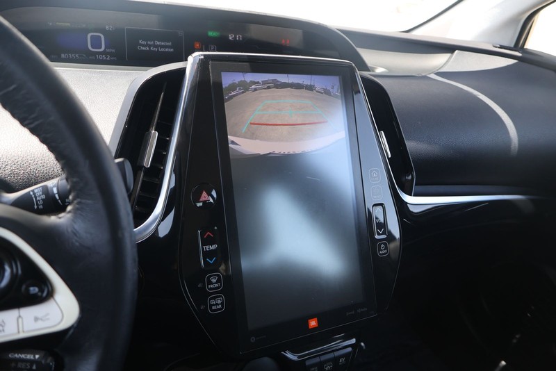 Toyota Prius Prime Vehicle Full-screen Gallery Image 28