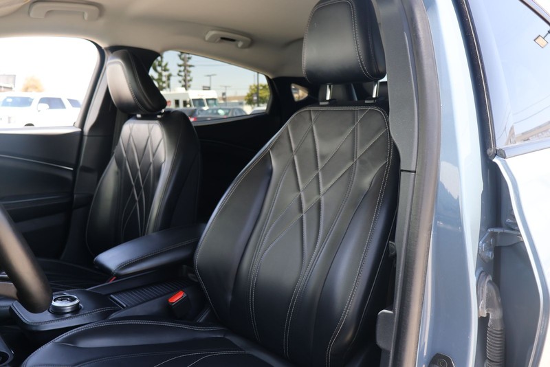 Ford Mustang Mach-E Vehicle Full-screen Gallery Image 16