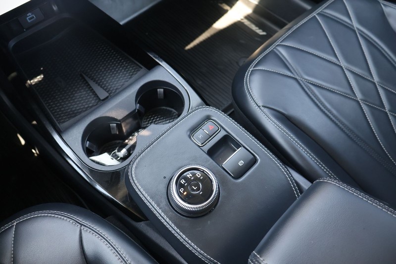 Ford Mustang Mach-E Vehicle Full-screen Gallery Image 29