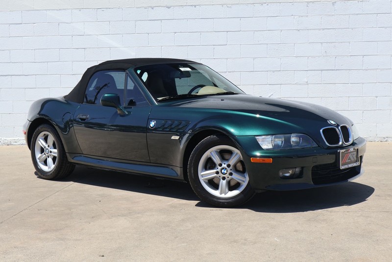 BMW Z3 Vehicle Full-screen Gallery Image 01