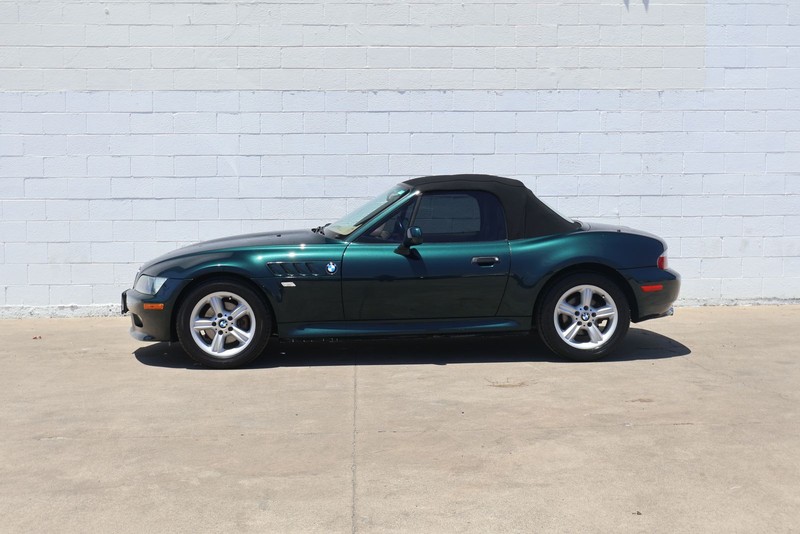 BMW Z3 Vehicle Full-screen Gallery Image 08