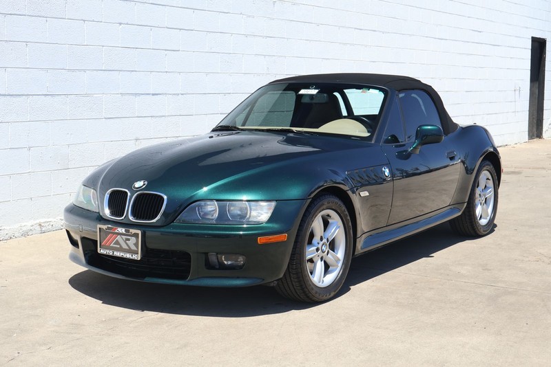 BMW Z3 Vehicle Full-screen Gallery Image 09