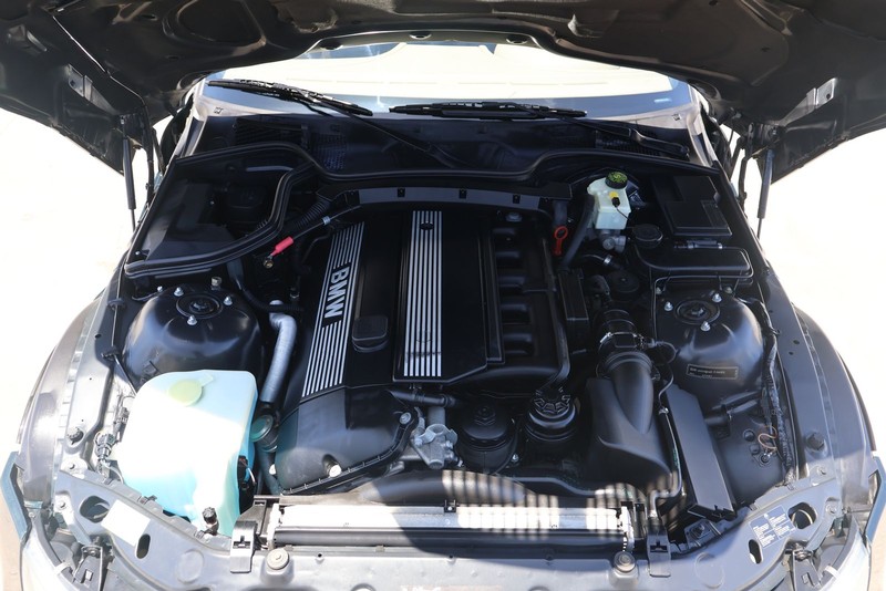 BMW Z3 Vehicle Full-screen Gallery Image 10