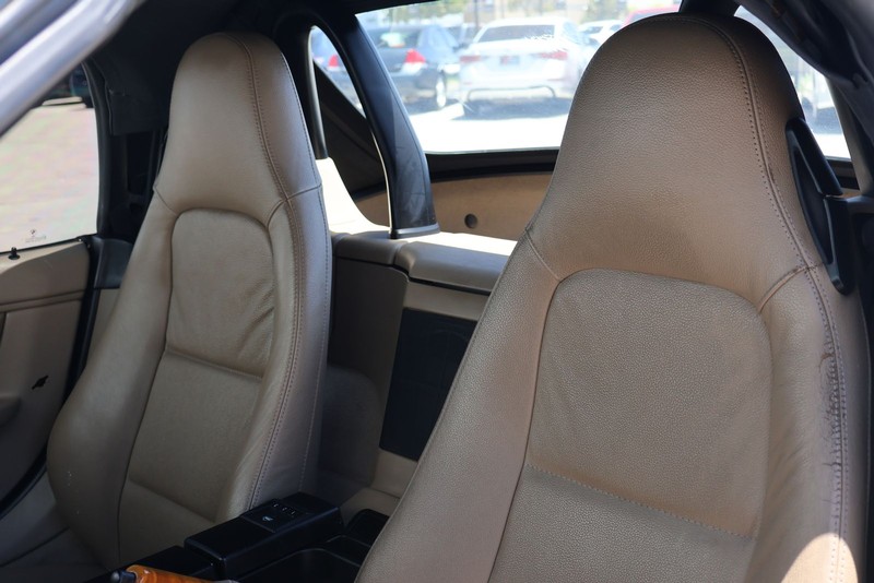 BMW Z3 Vehicle Full-screen Gallery Image 14
