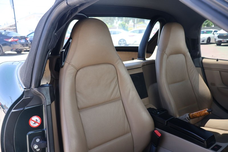 BMW Z3 Vehicle Full-screen Gallery Image 16