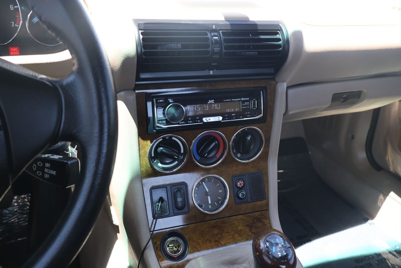 BMW Z3 Vehicle Full-screen Gallery Image 20