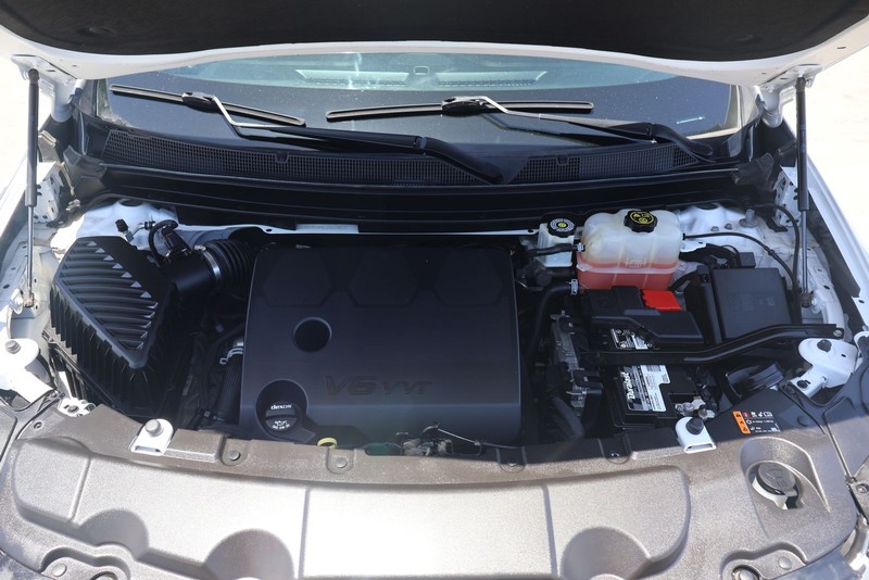 Chevrolet Traverse Vehicle Full-screen Gallery Image 12
