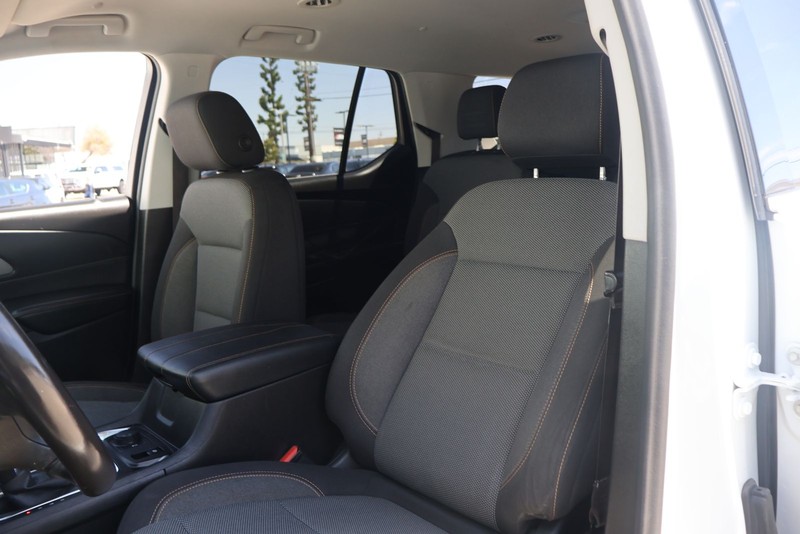 Chevrolet Traverse Vehicle Full-screen Gallery Image 16
