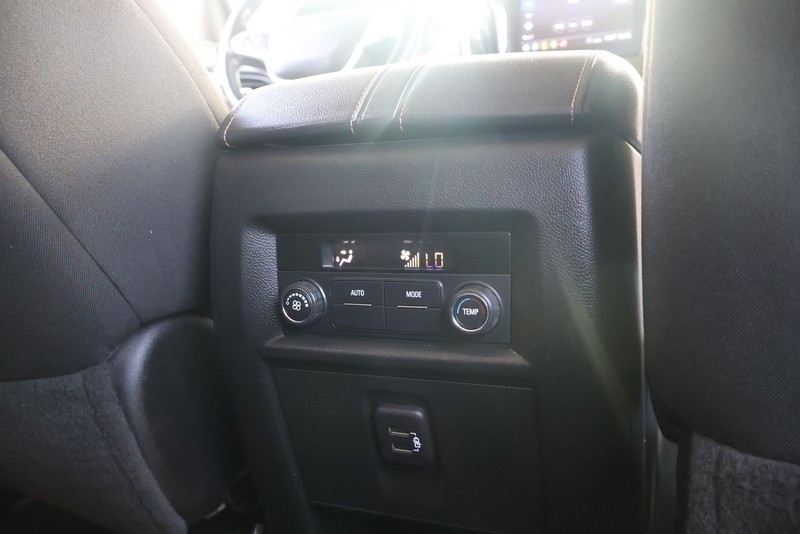 Chevrolet Traverse Vehicle Full-screen Gallery Image 22