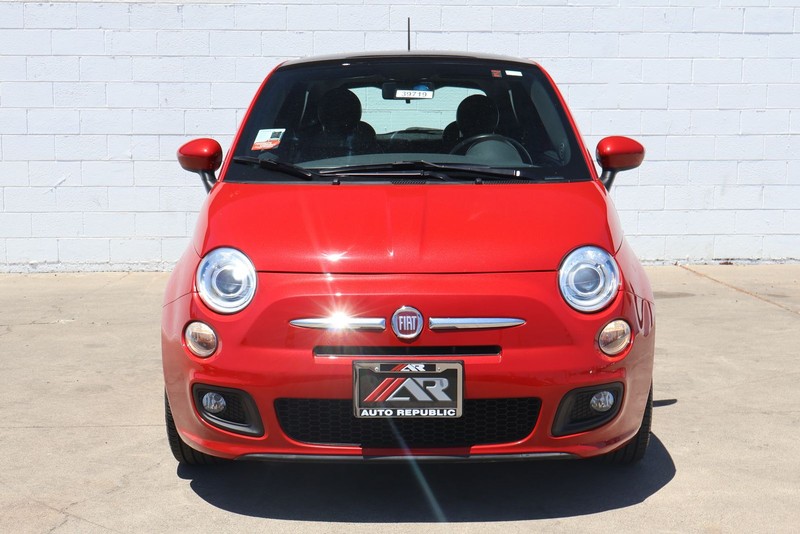 FIAT 500 Vehicle Full-screen Gallery Image 02