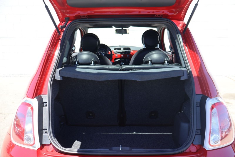 FIAT 500 Vehicle Full-screen Gallery Image 08