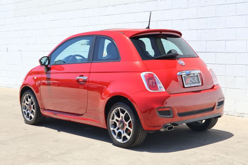 FIAT 500 Vehicle Full-screen Gallery Image 09
