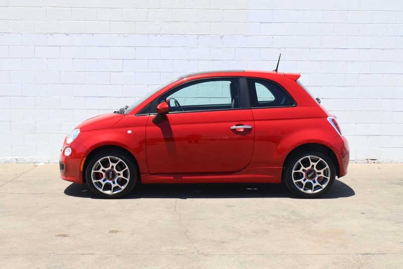 FIAT 500 Vehicle Full-screen Gallery Image 10