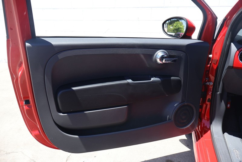 FIAT 500 Vehicle Full-screen Gallery Image 14