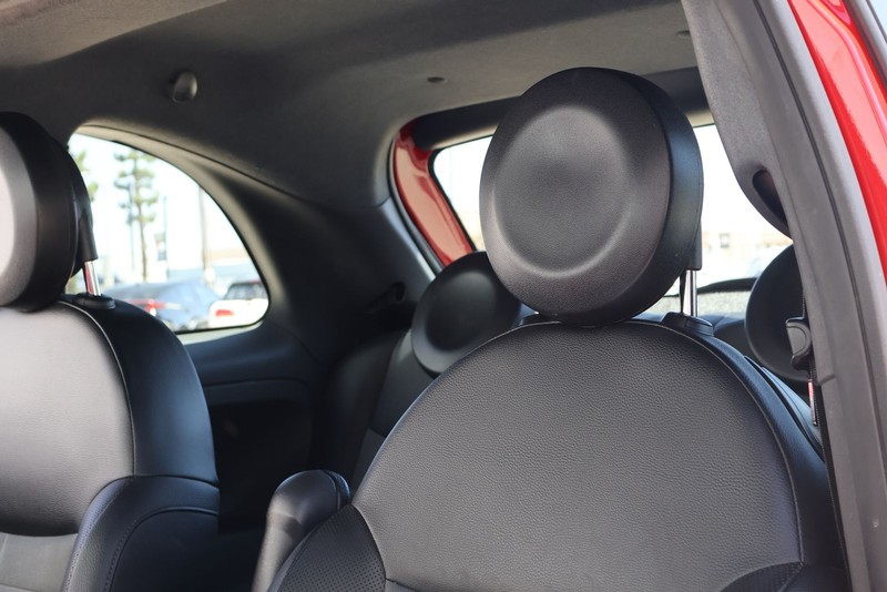 FIAT 500 Vehicle Full-screen Gallery Image 17