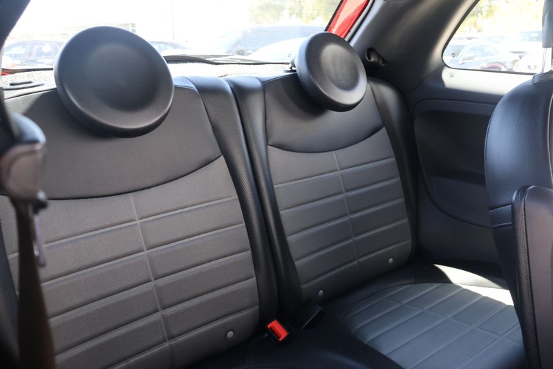 FIAT 500 Vehicle Full-screen Gallery Image 20