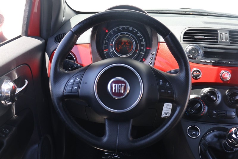 FIAT 500 Vehicle Full-screen Gallery Image 23
