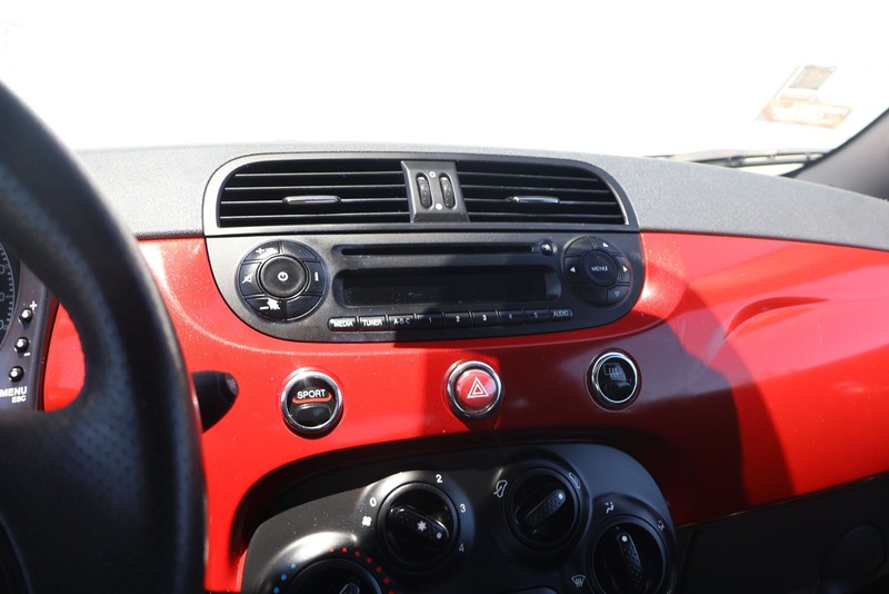 FIAT 500 Vehicle Full-screen Gallery Image 27