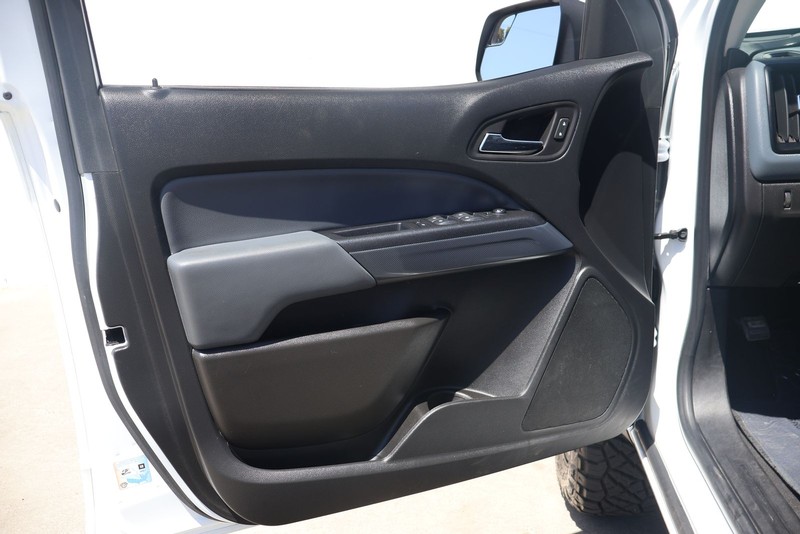 Chevrolet Colorado Vehicle Full-screen Gallery Image 14