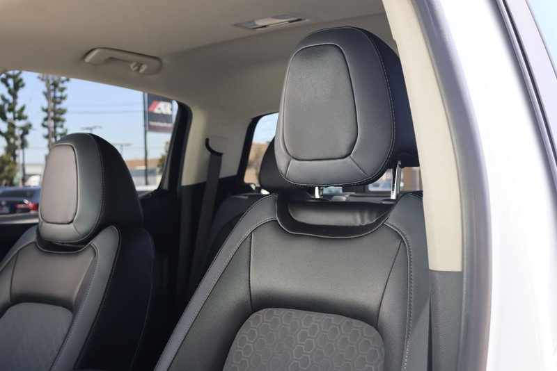 Chevrolet Colorado Vehicle Full-screen Gallery Image 17