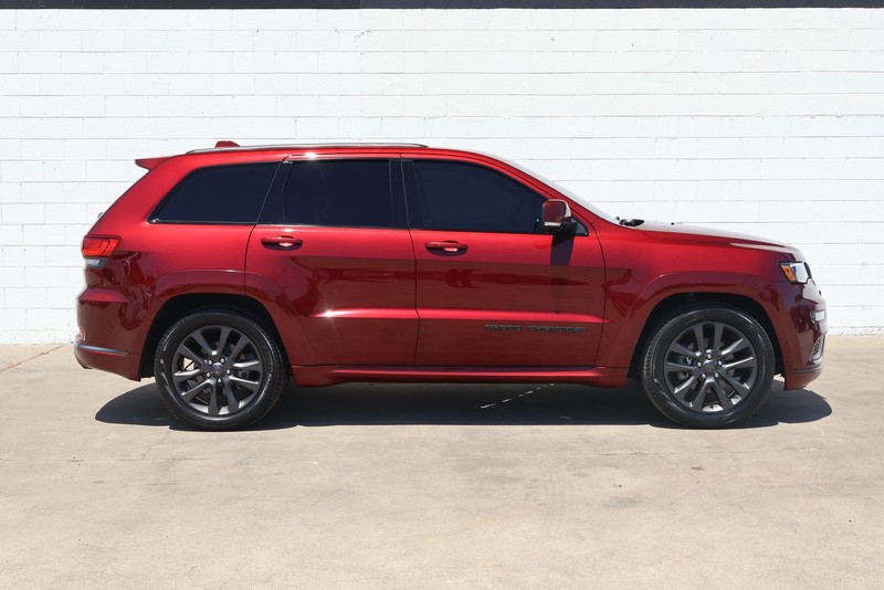Jeep Grand Cherokee Vehicle Full-screen Gallery Image 04