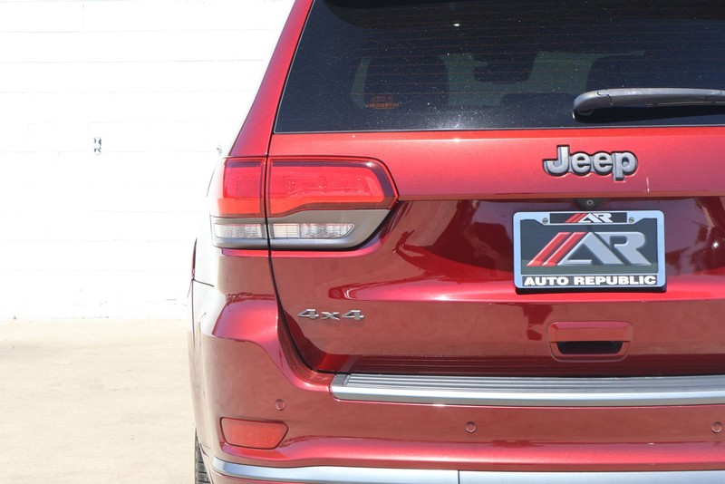 Jeep Grand Cherokee Vehicle Full-screen Gallery Image 07