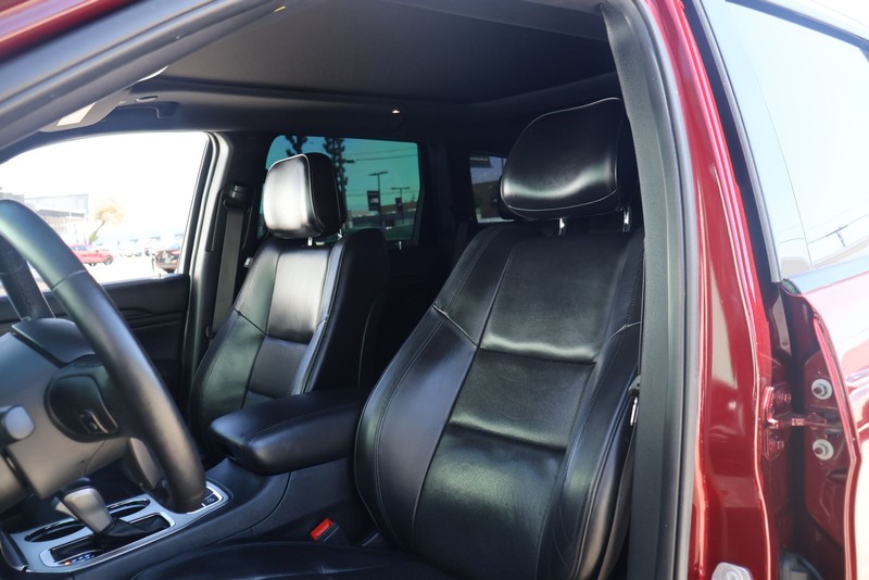 Jeep Grand Cherokee Vehicle Full-screen Gallery Image 17