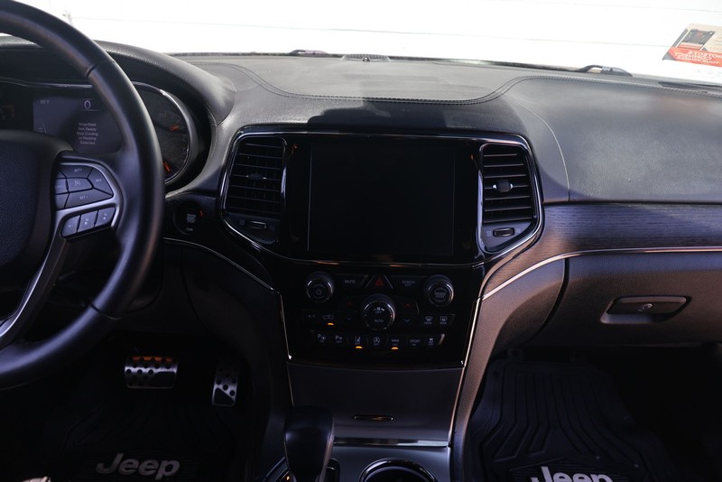 Jeep Grand Cherokee Vehicle Full-screen Gallery Image 28
