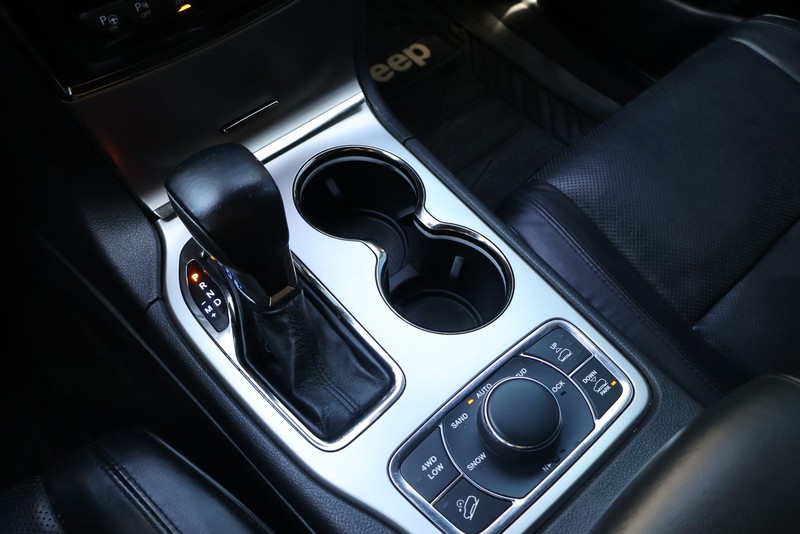 Jeep Grand Cherokee Vehicle Full-screen Gallery Image 31