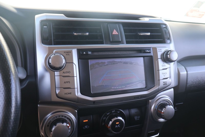 Toyota 4Runner Vehicle Full-screen Gallery Image 28