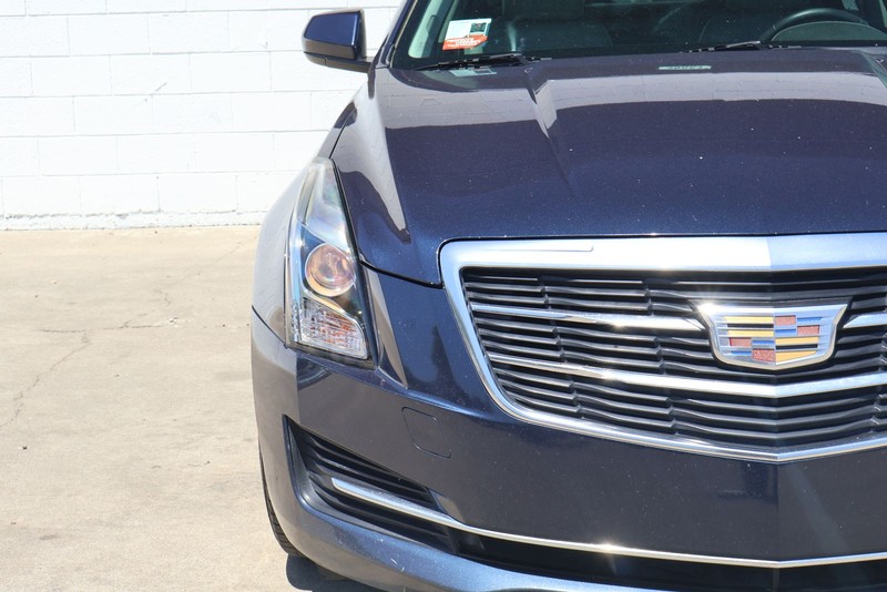 Cadillac ATS Sedan Vehicle Full-screen Gallery Image 03