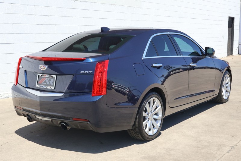 Cadillac ATS Sedan Vehicle Full-screen Gallery Image 05