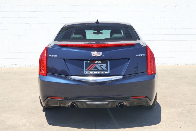Cadillac ATS Sedan Vehicle Full-screen Gallery Image 06