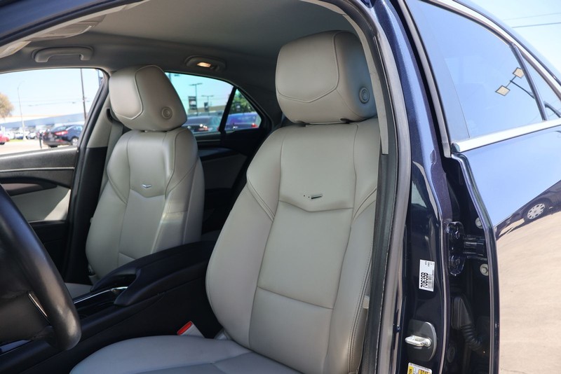 Cadillac ATS Sedan Vehicle Full-screen Gallery Image 16