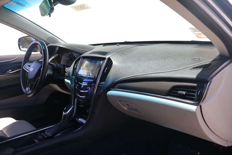Cadillac ATS Sedan Vehicle Full-screen Gallery Image 18