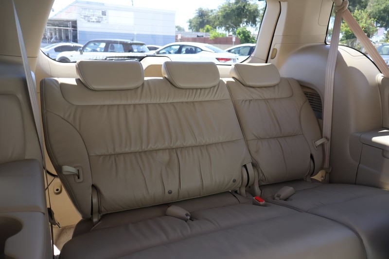 Honda Odyssey Vehicle Full-screen Gallery Image 21