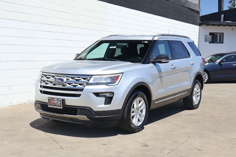 Ford Explorer Vehicle Full-screen Gallery Image 11