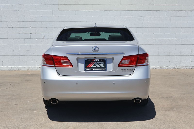 Lexus ES 350 Vehicle Full-screen Gallery Image 06