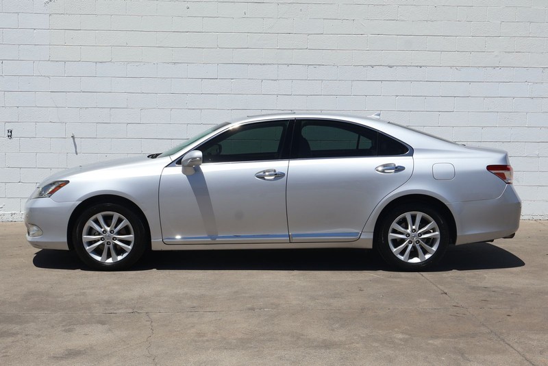 Lexus ES 350 Vehicle Full-screen Gallery Image 10