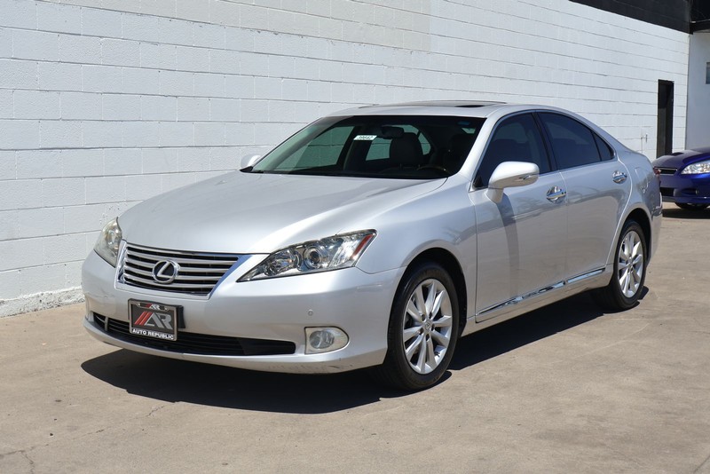 Lexus ES 350 Vehicle Full-screen Gallery Image 11