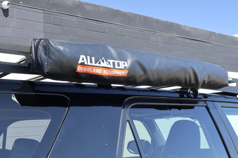 Toyota 4Runner Vehicle Full-screen Gallery Image 16