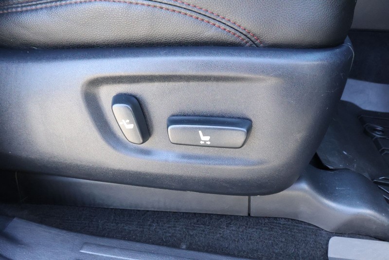 Toyota 4Runner Vehicle Full-screen Gallery Image 28