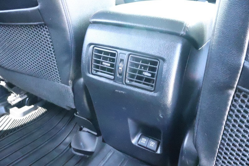 Toyota 4Runner Vehicle Full-screen Gallery Image 31