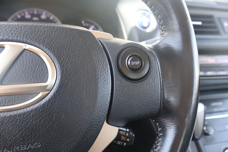 Lexus CT 200h Vehicle Full-screen Gallery Image 25